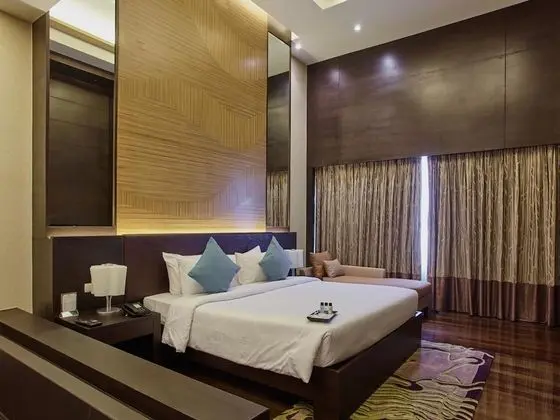 Presidential Jacuzzi Suite