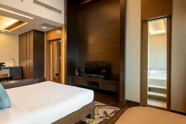 Presidential Jacuzzi Suite