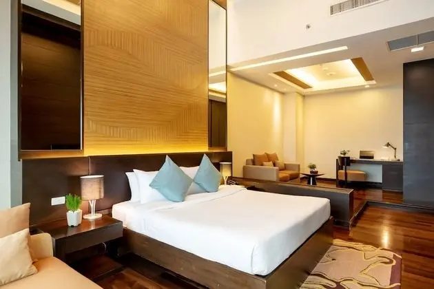 Presidential Jacuzzi Suite