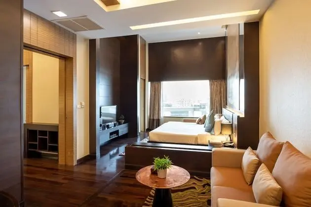 Presidential Jacuzzi Suite
