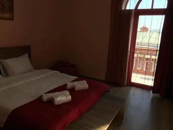 Üç Kişilik Oda, Şömine