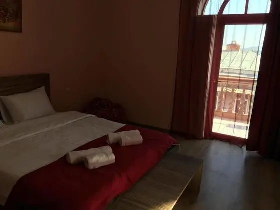 Üç Kişilik Oda, Teras