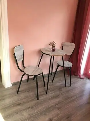 Üç Kişilik Oda, Teras