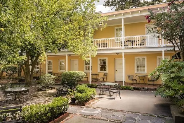Carriage House Queen