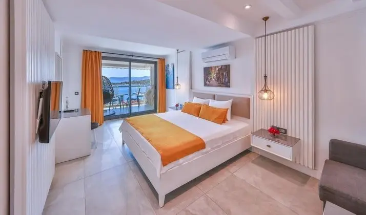 Salvia Oda, Deniz Manzaralı, Jakuzili
