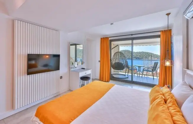 Salvia Oda, Deniz Manzaralı, Jakuzili