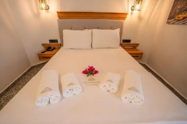 Superior Triple Room, Manzarasız, Balkonlu