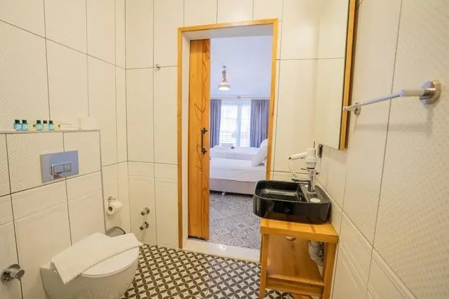 Superior Triple Room, Manzarasız, Balkonlu