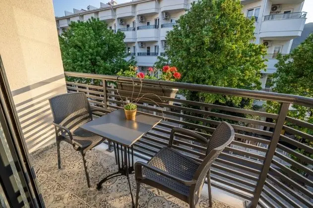 Superior Triple Room, Manzarasız, Balkonlu