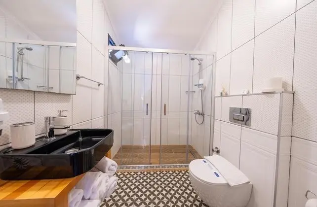 Superior Triple Room, Manzarasız, Balkonlu