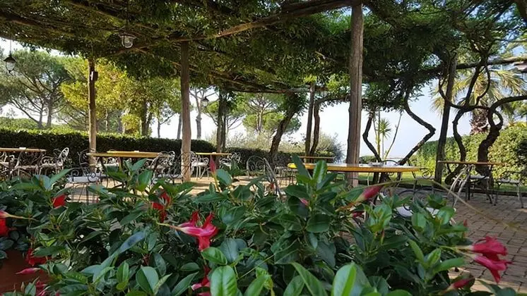 Villa, Sigara İçilebilir