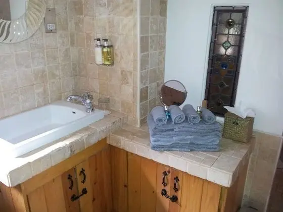 Tek Büyük Yataklı Oda, Özel Banyo (Sleeps 4)