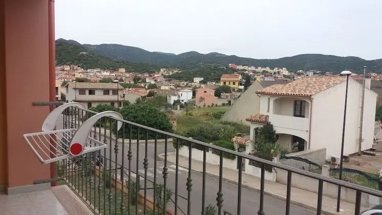 Tek Büyük Yataklı Oda, Balkon, Bahçe Manzaralı