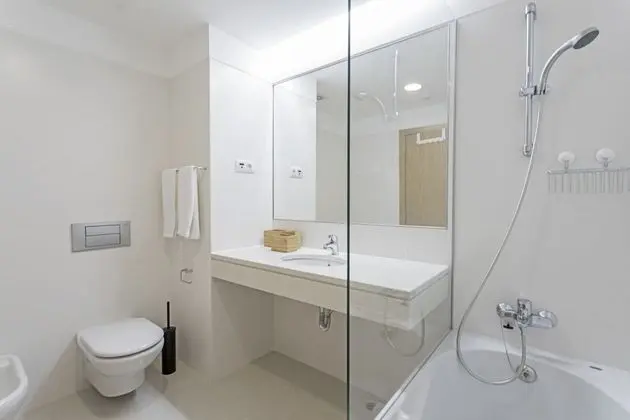 Apart Daire, 3 Yatak Odası, Teras, Havuz Manzaralı