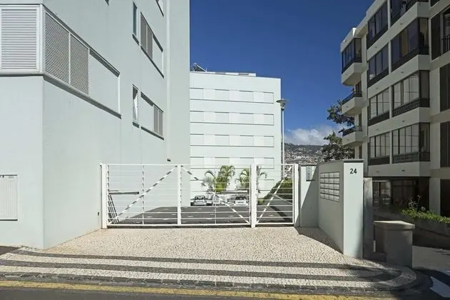 Apart Daire, 3 Yatak Odası, Teras, Havuz Manzaralı