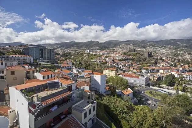 Apart Daire, 3 Yatak Odası, Teras, Havuz Manzaralı