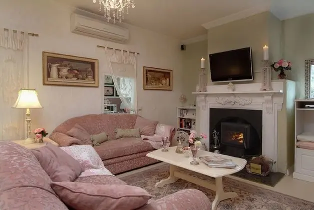 Kır Evi, 2 Yatak Odası, Üzüm Asması Manzaralı