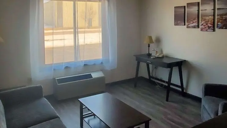 Standard Süit, 1 En Büyük (King) Boy Yatak ve Çekyat (with Pull out Couch, Non-pet friendly)