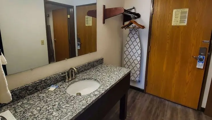 Standard Süit, 1 En Büyük (King) Boy Yatak ve Çekyat (with Pull out Couch, Non-pet friendly)