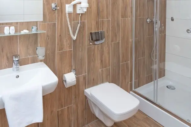 Standard Tek Büyük Yataklı Oda, Balkon (5)