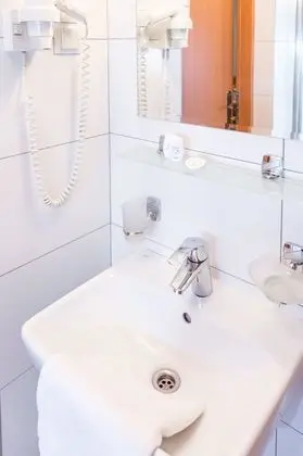 Standard Üç Kişilik Oda, Sigara İçilmez, Banyolu/Duşlu (2)