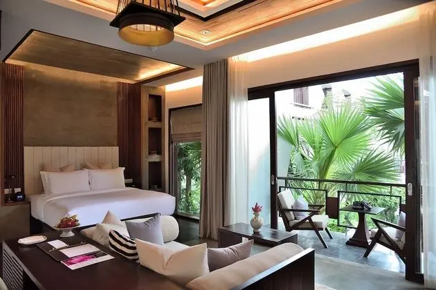 Junior Suite King with pool view - Airport transfers