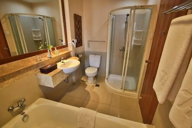 Junior Suite Village View