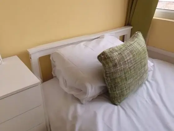 Standard Tek Kişilik Oda, Ortak Banyo (Room 106)