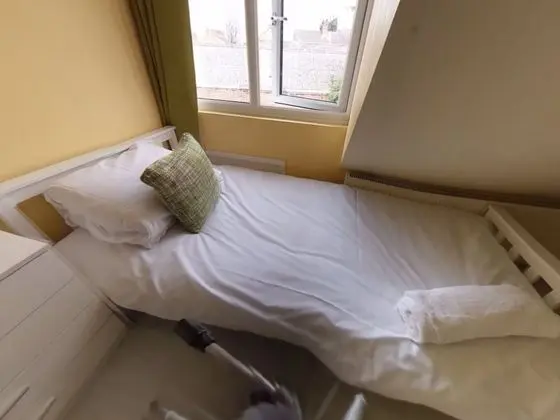 Standard Tek Kişilik Oda, Ortak Banyo (Room 106)
