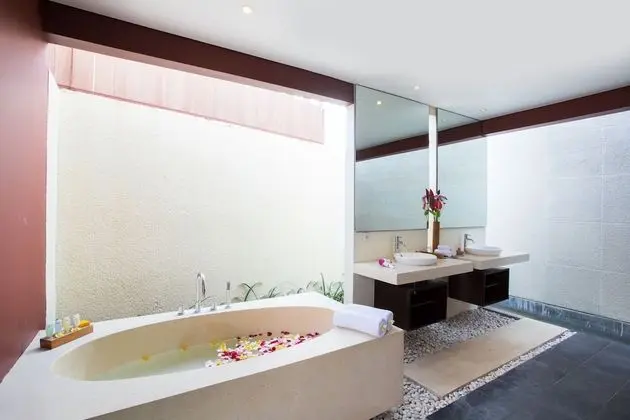 Villa (Deluxe Pool Villa)