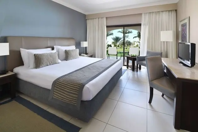 Family Tek Büyük Yataklı Oda, Havuz Manzaralı (Deluxe with Kids Bed)