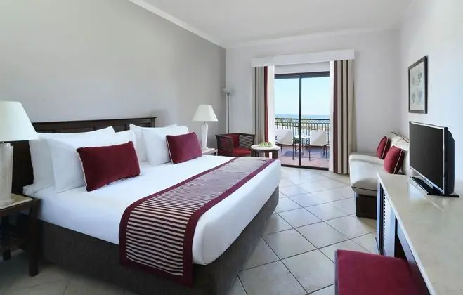 Superior Oda, Deniz Manzaralı (Queen or Twin Beds)