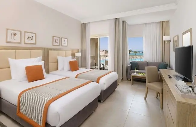 Superior Oda, Deniz Manzaralı (1 Queen Bed or 2 Twin Beds)