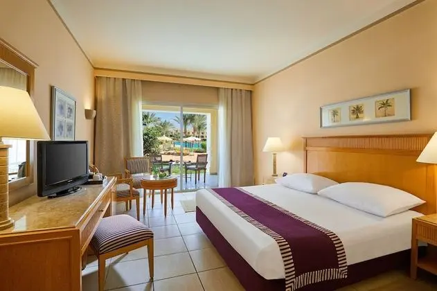 Superior Oda, Havuz Manzaralı (Queen Bed or Twin beds)