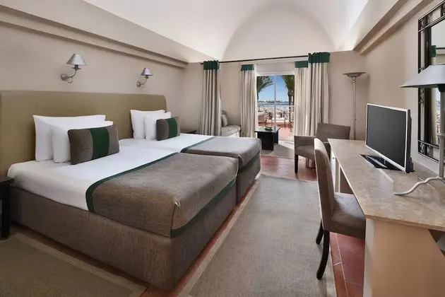 Family Oda, Kısmi Deniz Manzaralı (Queen or Twin Bed)