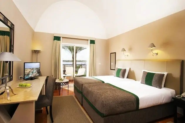 Superior Oda, Bahçe Manzaralı (Queen or Twin Bed)