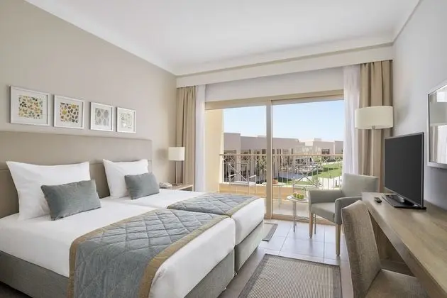 Superior Oda, Bahçe Manzaralı (Queen or Twin Beds)
