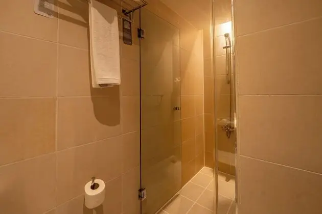 Standard Oda, 1 Büyük (Queen) Boy Yatak, Havuz Manzaralı
