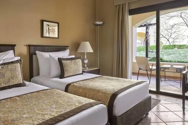 Superior Oda, Bahçe Manzaralı (Queen or Twin Beds)
