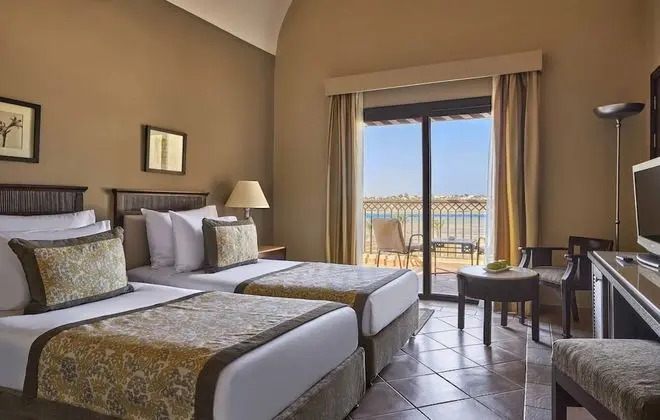 Superior Oda, Deniz Manzaralı (Queen or Twin beds)