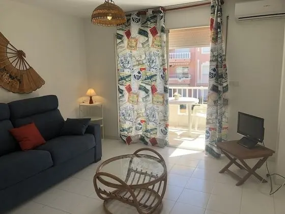 Stüdyo, Havuz Manzaralı