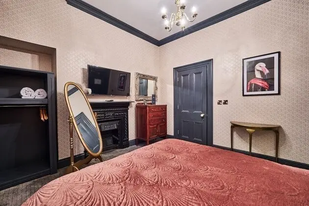 Tek Büyük Yataklı Oda (Ella Fitzgerald)