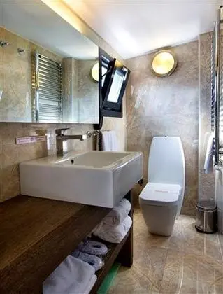 Deluxe Oda, Şehir Manzaralı, Balkonlu