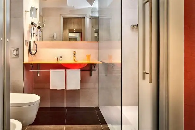 Superior Büyük Yataklı Tek Kişilik Oda, Balkon