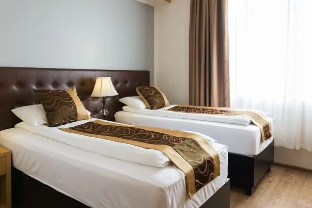 Tek Büyük veya İki Ayrı Yataklı Oda