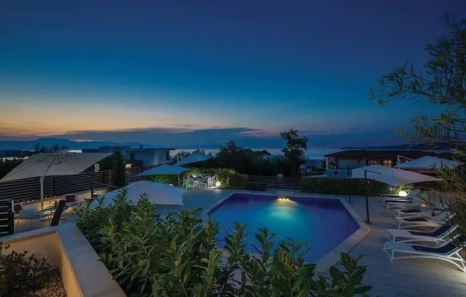Luxury Villa, 4 Yatak Odası, Kişiye Özel Havuzlu, Deniz Manzaralı