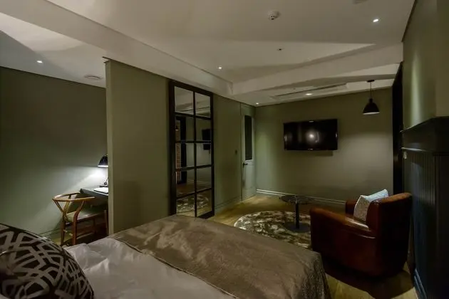 High-Deluxe Double Room