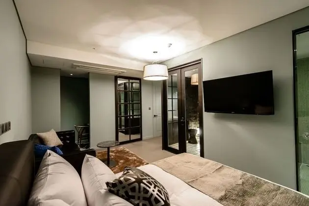 High-Deluxe Double Room
