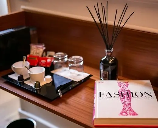 Luxury Oda