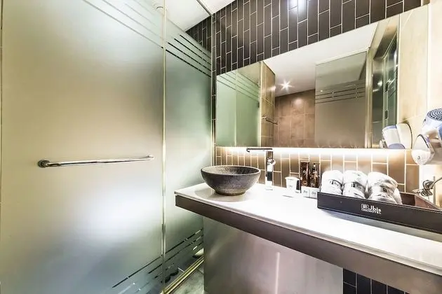 Deluxe Room (Extra fee applies for 2+ consecutive nights stay)